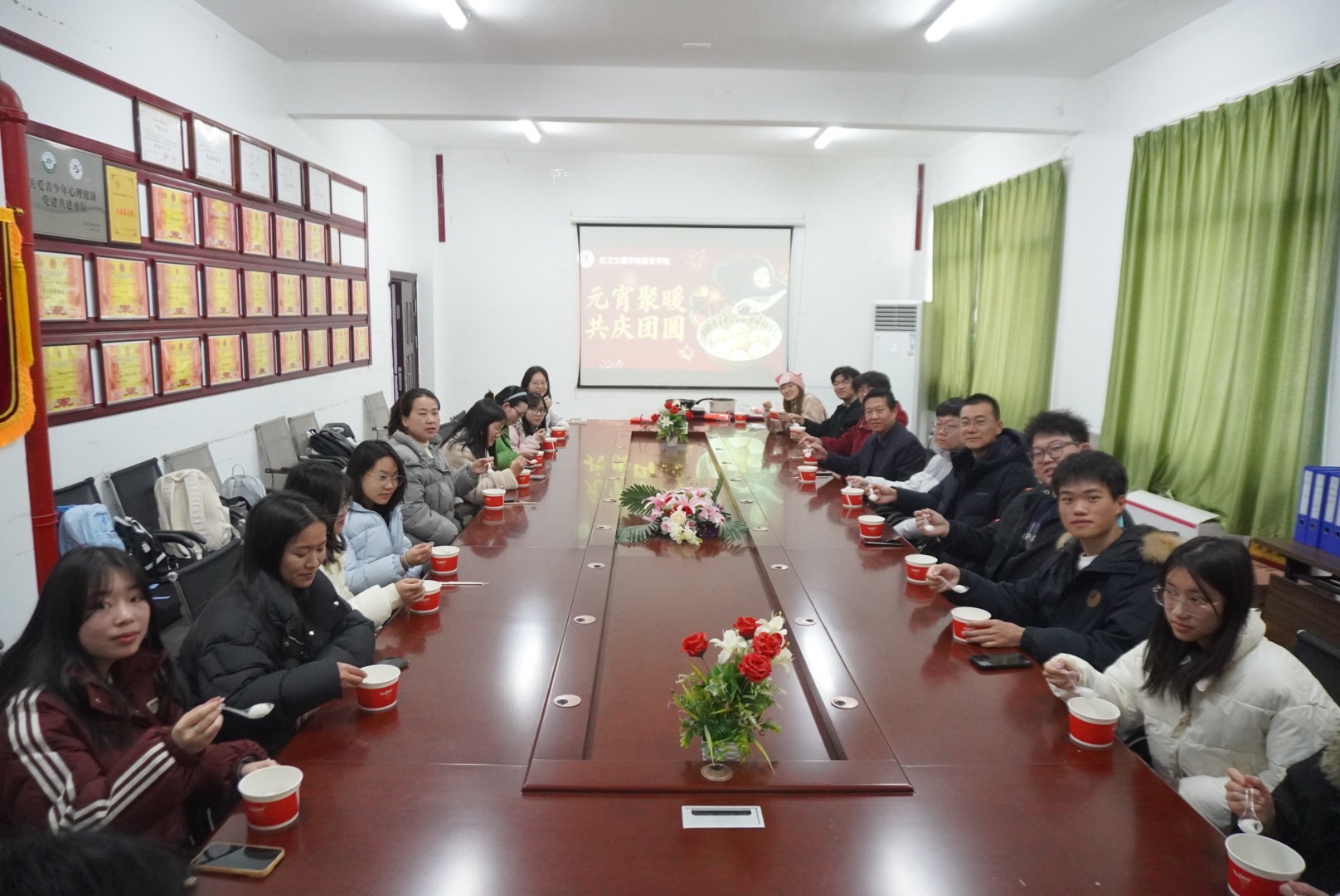 b3e03bc49e94953346bd512a4de3ae25